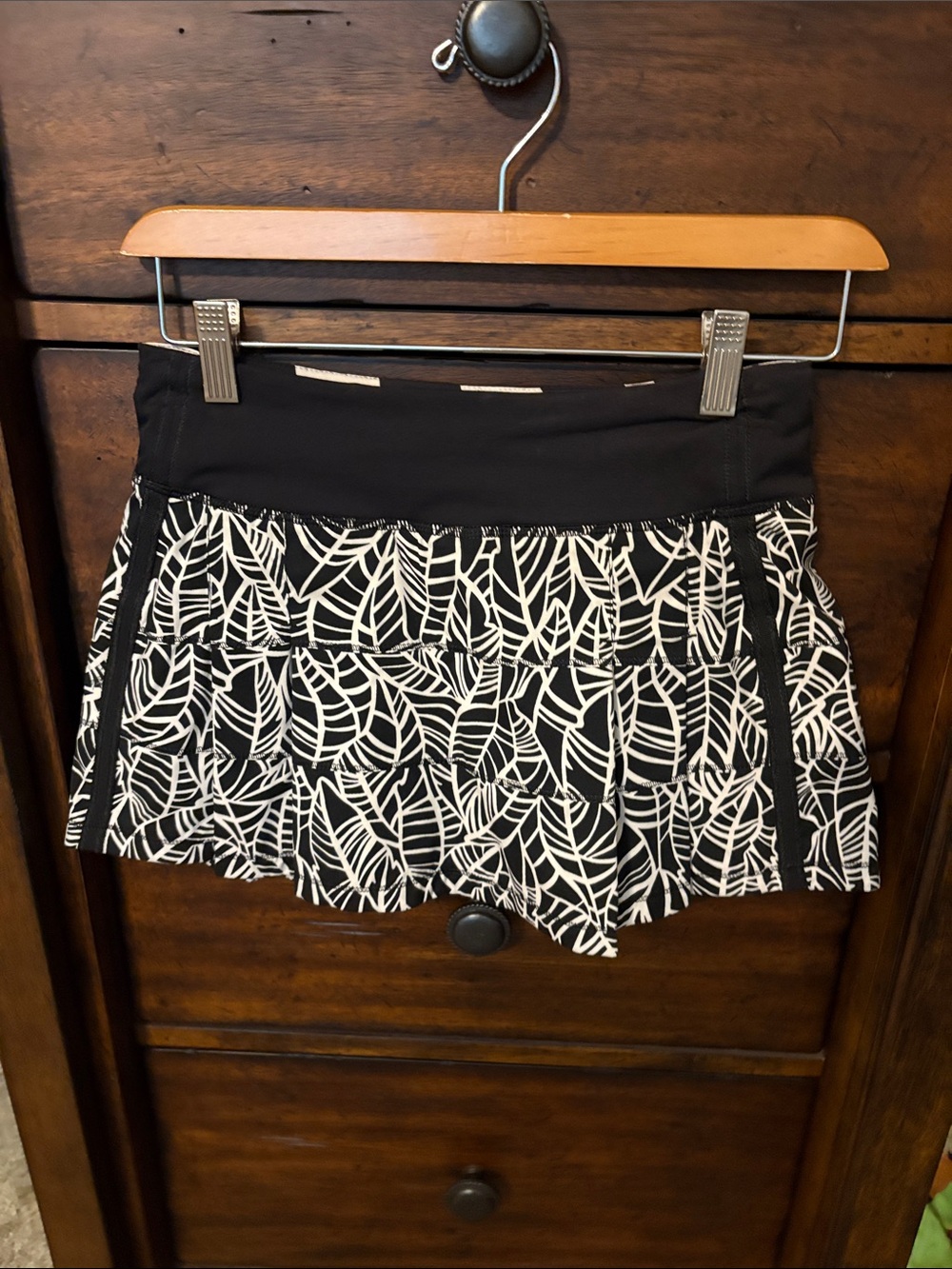lululemon athletica Black & White Leaf-Print Active Skort